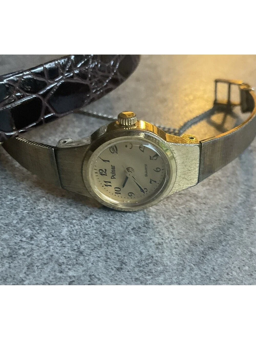 Pair Of Vintage Womens Watches Pulsar & Suizo Both Run Great B-E